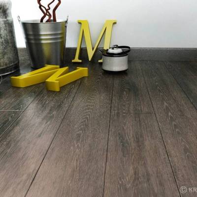 Panele Podłogowe Dąb Pepper D 3494 AC5 8 mm